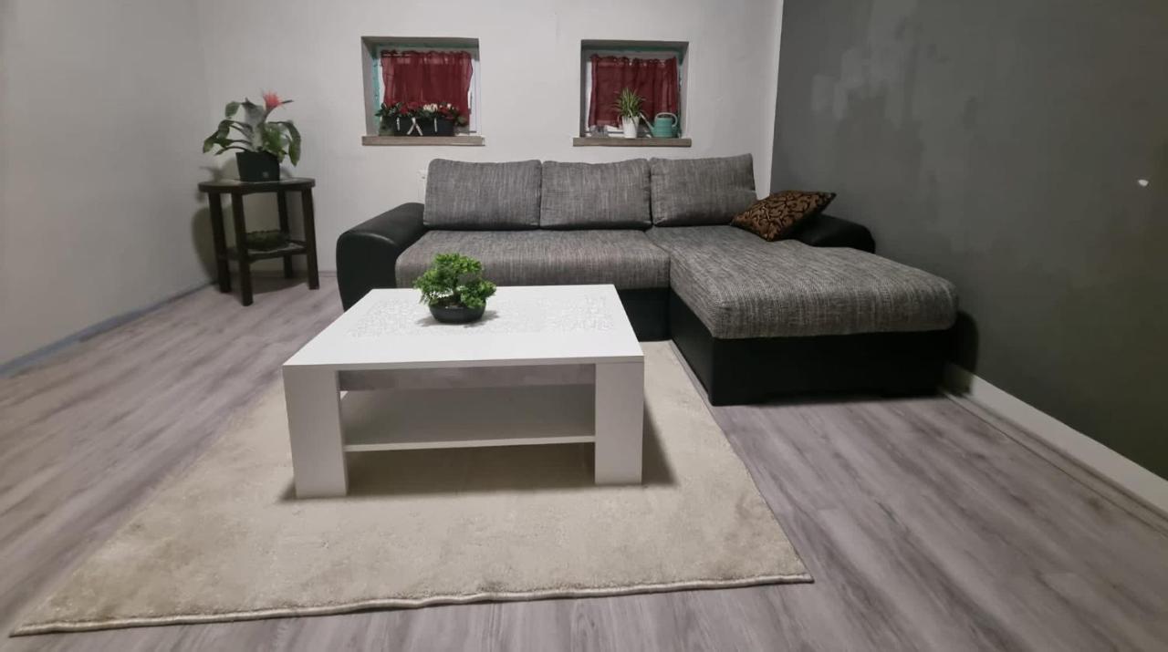 Apartment Gaestewohnung In Der Naehe Des Ploetzky *